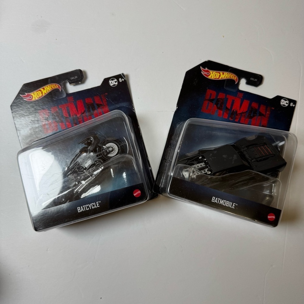 Hot Wheels 1:50 Scale Batman (Batcycle & Batmobile) Car Play Vehicles